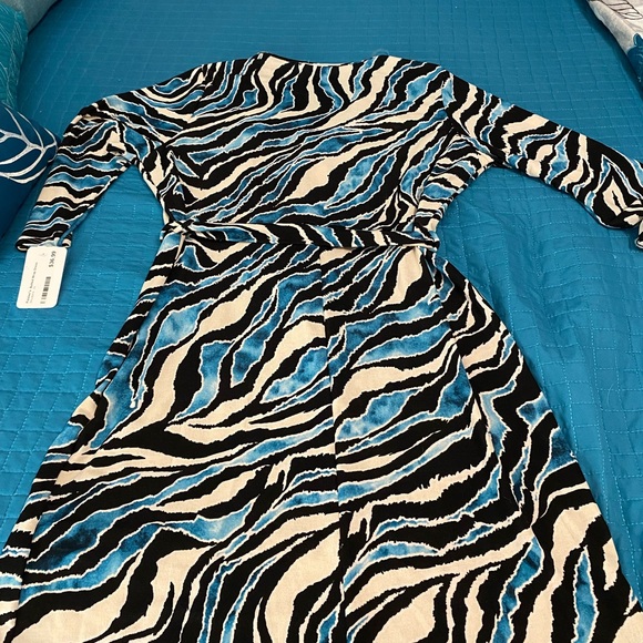 Beautiful Dress by Jade by Jane the tag is still on and has never been worn - Picture 2 of 2